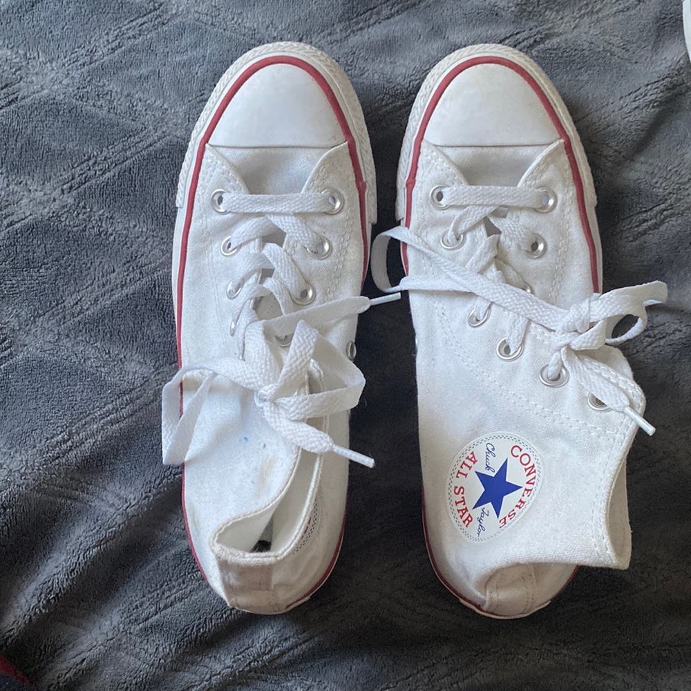 women’s white high top converse. size 7